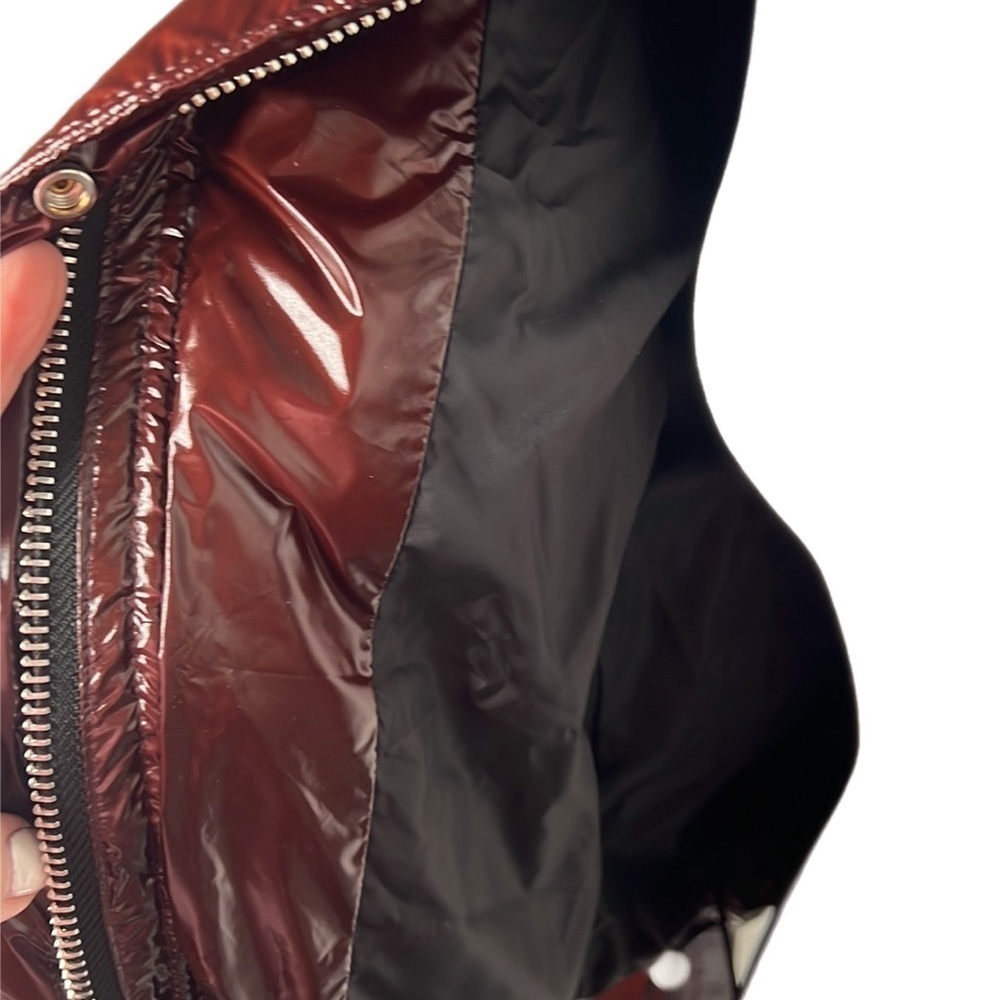 NWT LATTELIER Glossy Jelly Down Filled Cropped Puffer Coat Wine Color Large - Picture 7 of 13